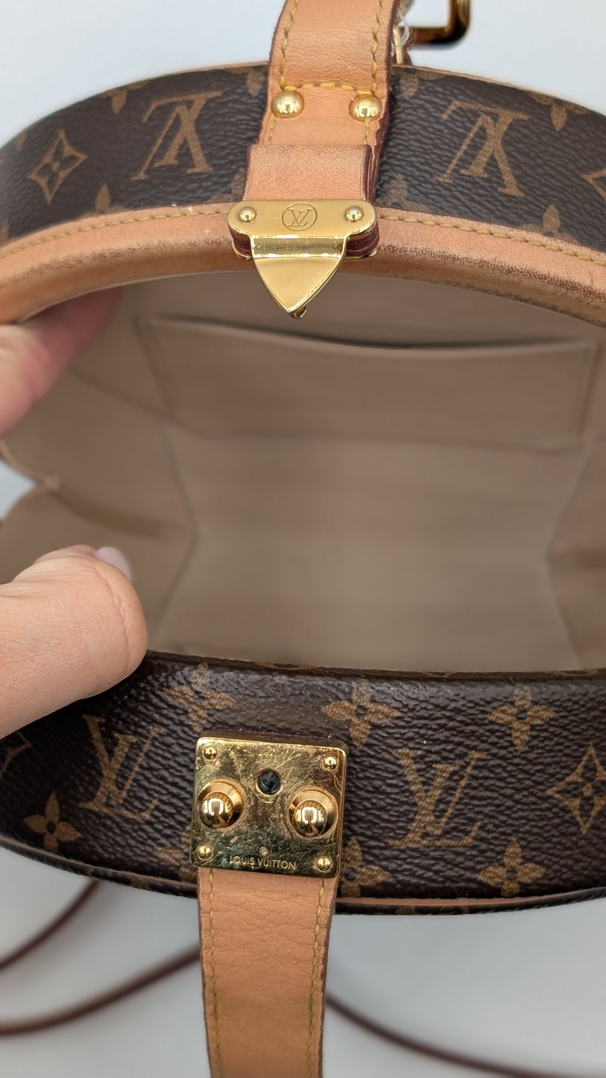 Louis Vuitton Petite Boite Chapeau